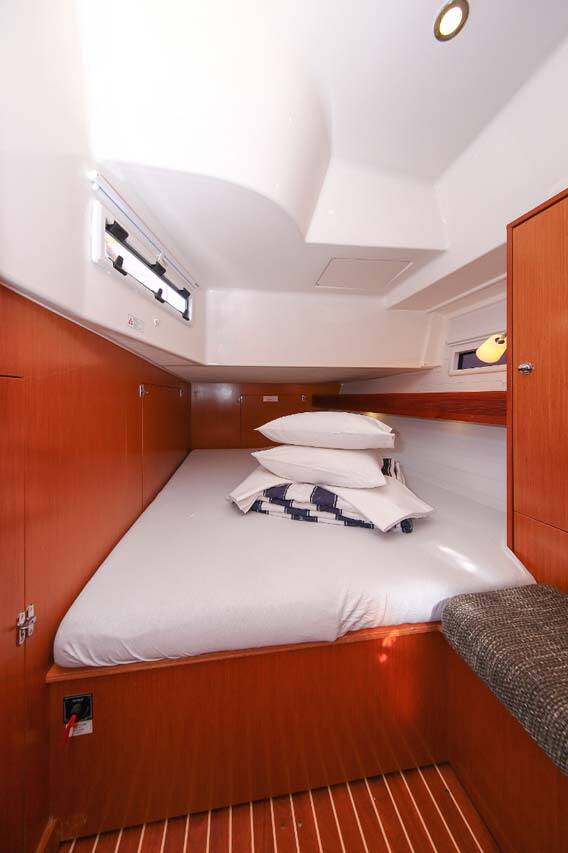 Sailing yacht Bavaria Cruiser 45 Aries