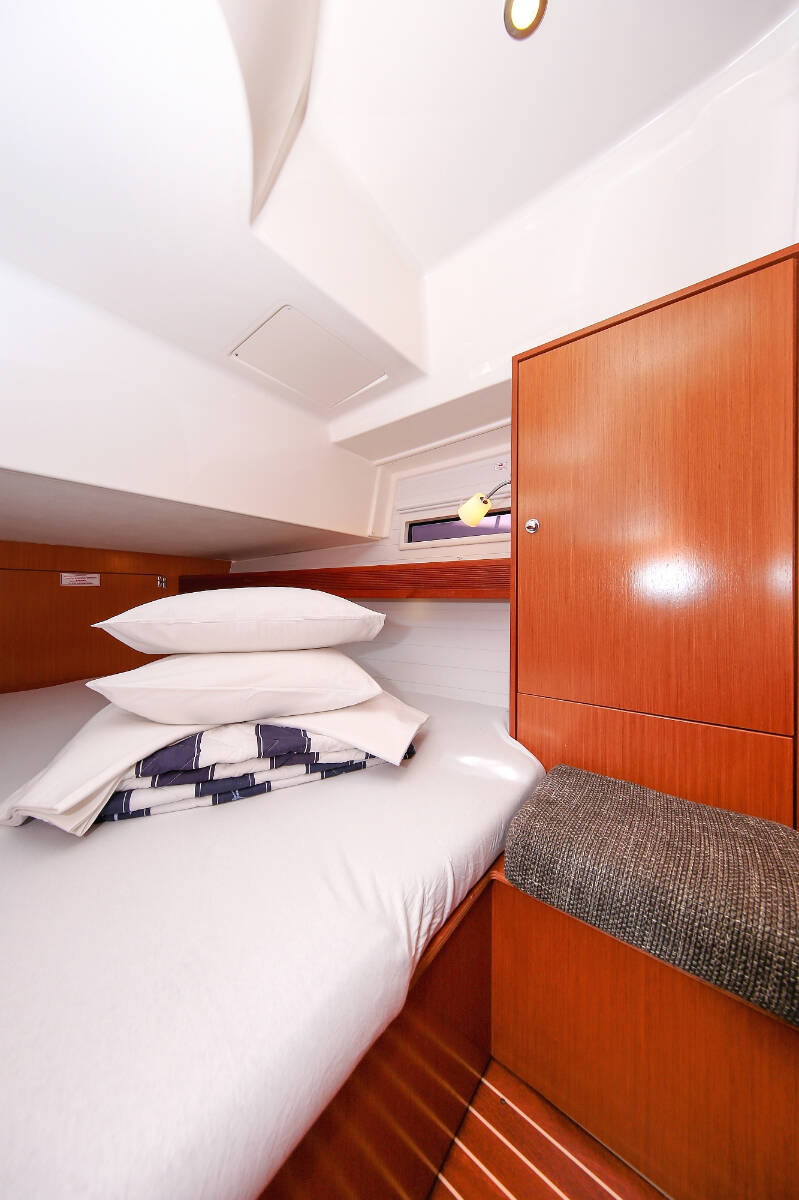 Sailing yacht Bavaria Cruiser 45 Aries