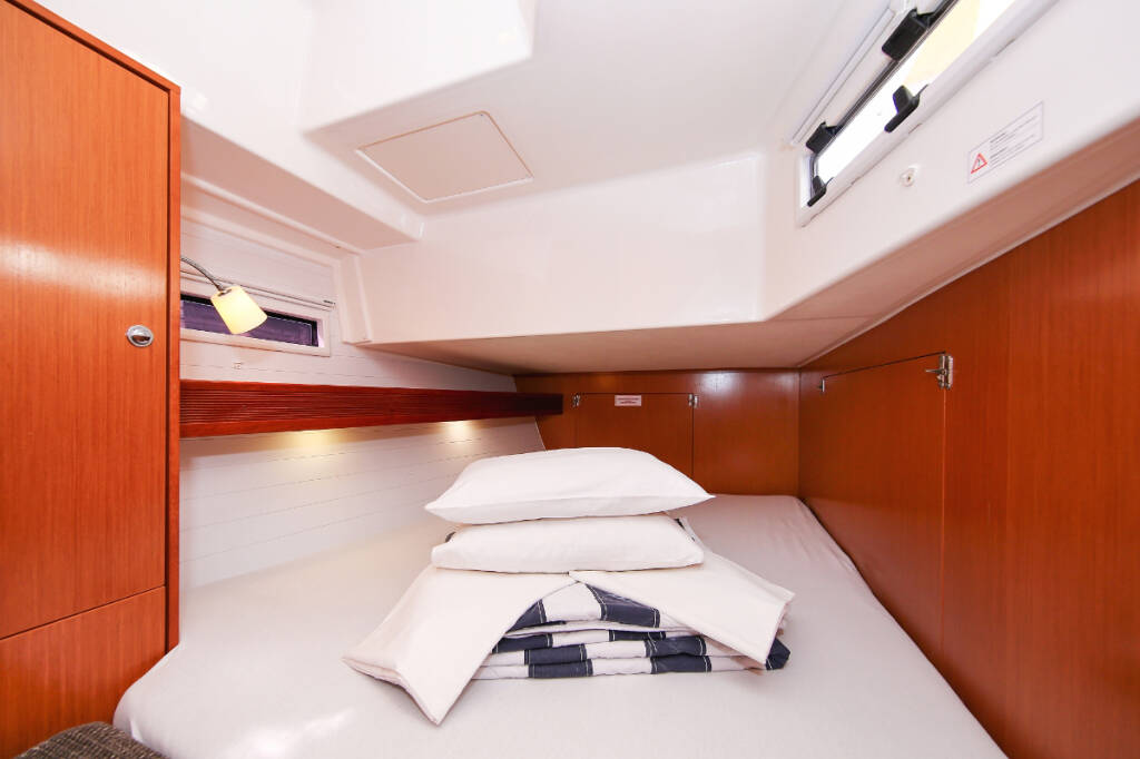 Sailing yacht Bavaria Cruiser 45 Aries