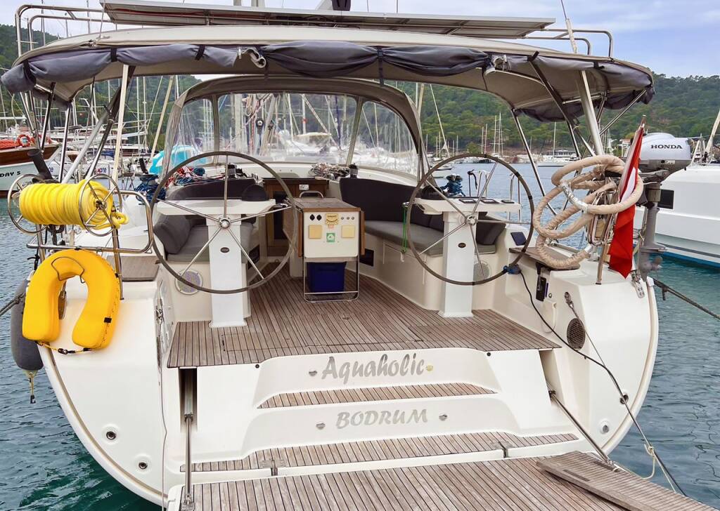 Sailing yacht Bavaria Cruiser 45 Aquaholic