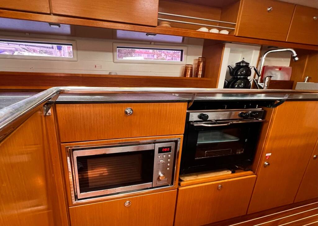 Sailing yacht Bavaria Cruiser 45 Aquaholic