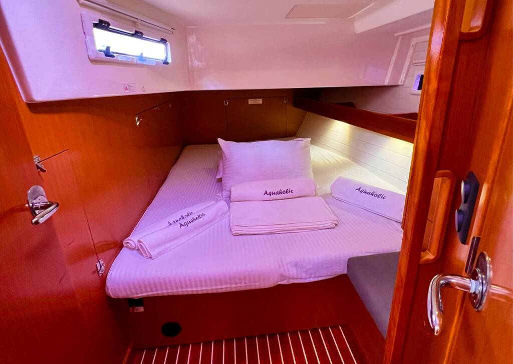 Sailing yacht Bavaria Cruiser 45 Aquaholic