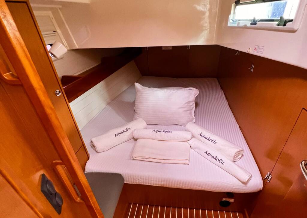 Sailing yacht Bavaria Cruiser 45 Aquaholic