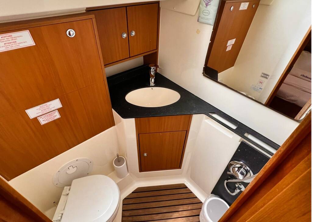 Sailing yacht Bavaria Cruiser 45 Aquaholic
