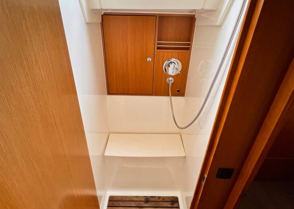Sailing yacht Bavaria Cruiser 45 Aquaholic