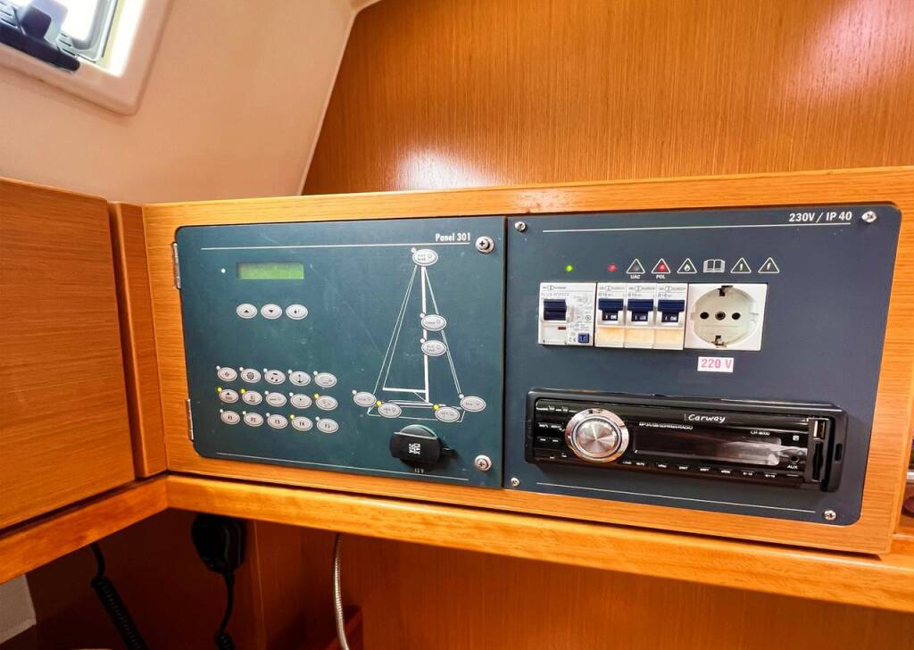 Sailing yacht Bavaria Cruiser 45 Aquaholic