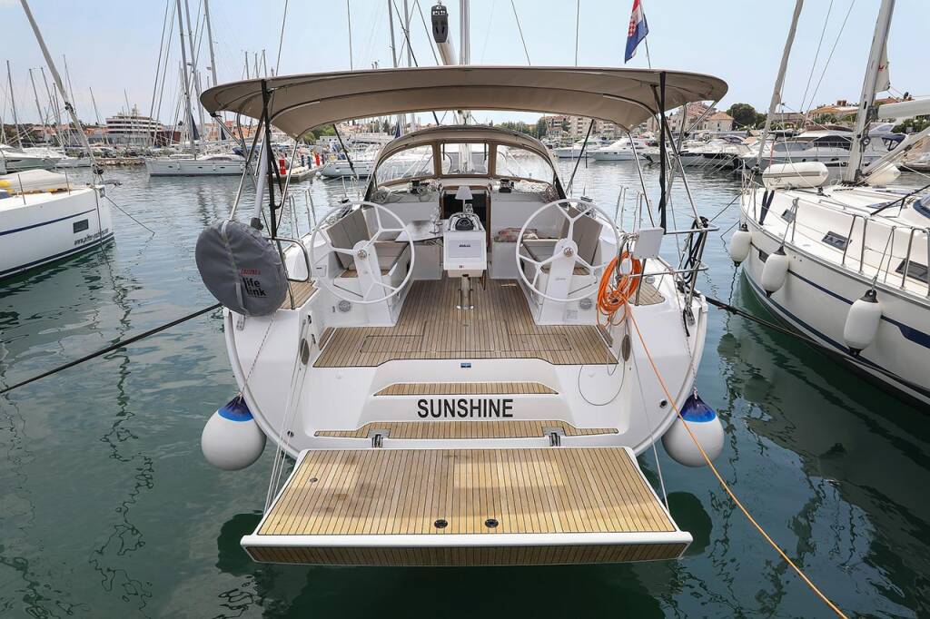 Sailing yacht Bavaria Cruiser 46 Style Sunshine