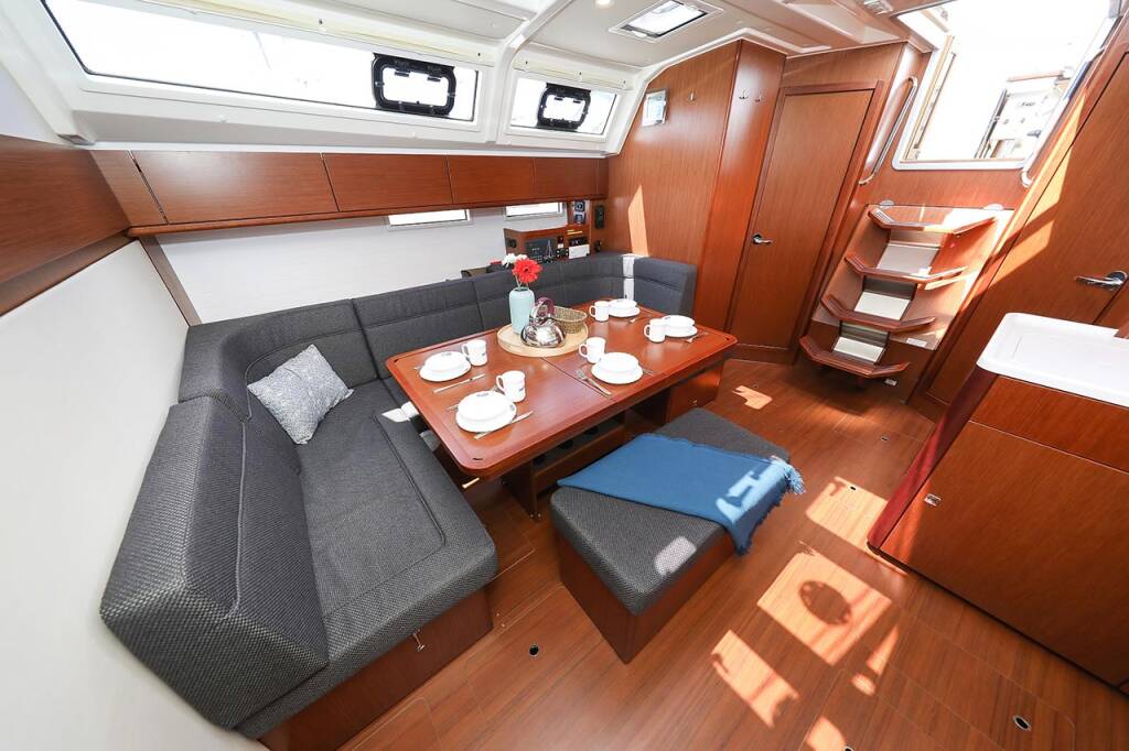 Sailing yacht Bavaria Cruiser 46 Style Sunshine
