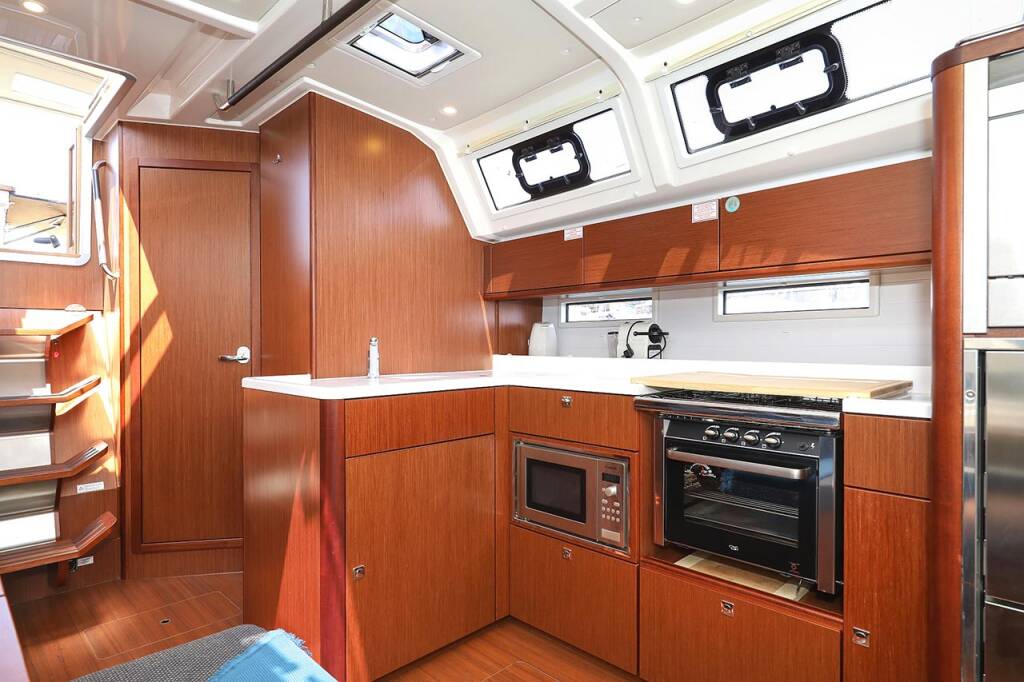 Sailing yacht Bavaria Cruiser 46 Style Sunshine
