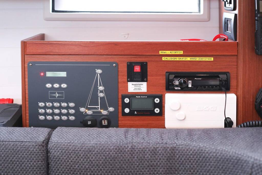Sailing yacht Bavaria Cruiser 46 Style Sunshine