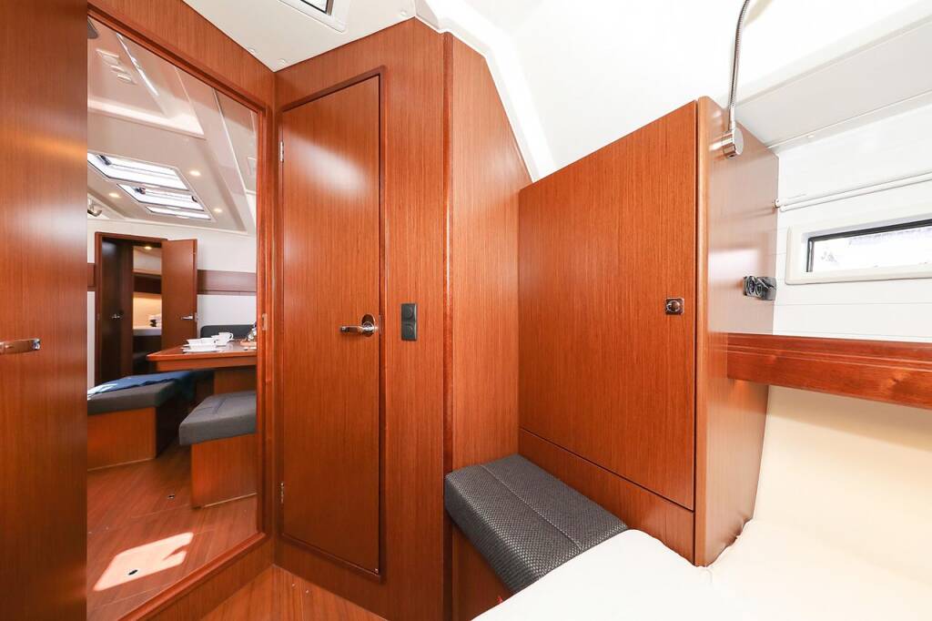 Sailing yacht Bavaria Cruiser 46 Style Sunshine