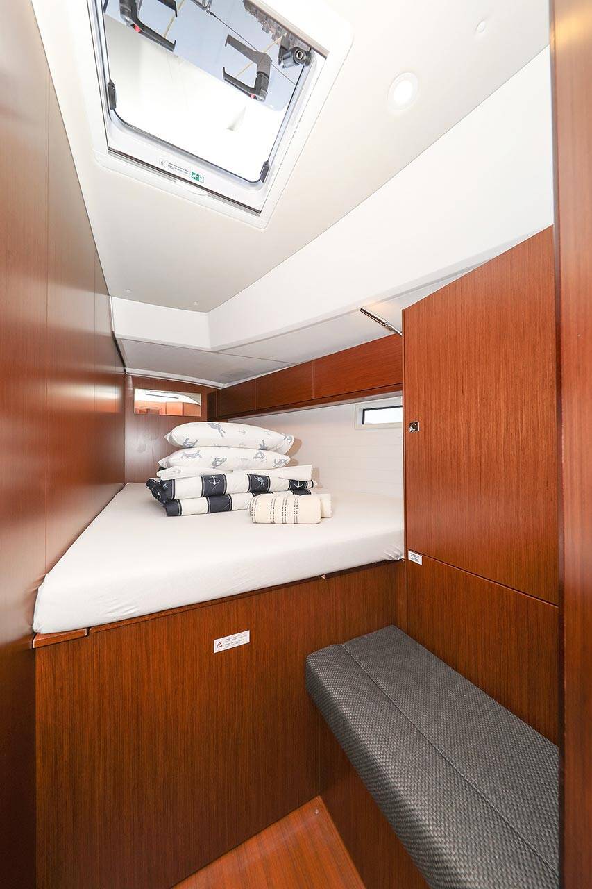 Sailing yacht Bavaria Cruiser 46 Style Sunshine