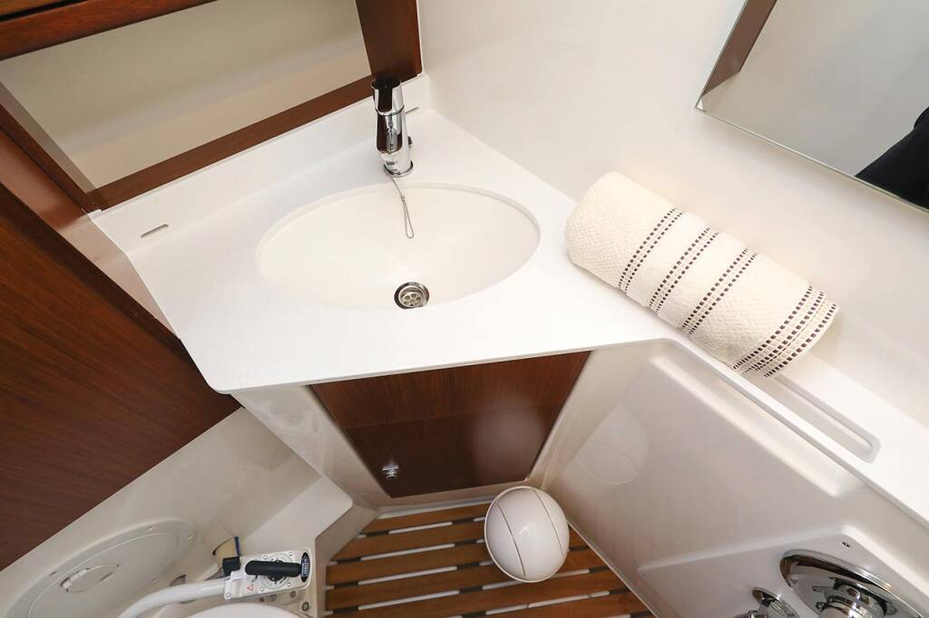 Sailing yacht Bavaria Cruiser 46 Style Sunshine