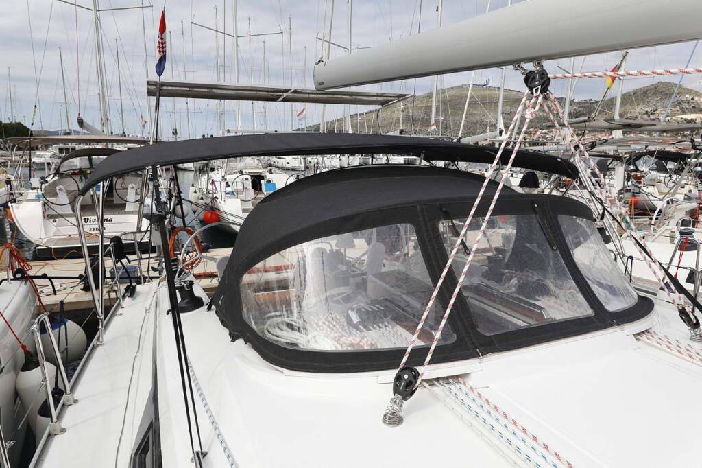 Sailing yacht Bavaria Cruiser 46 Style Cala Mawa