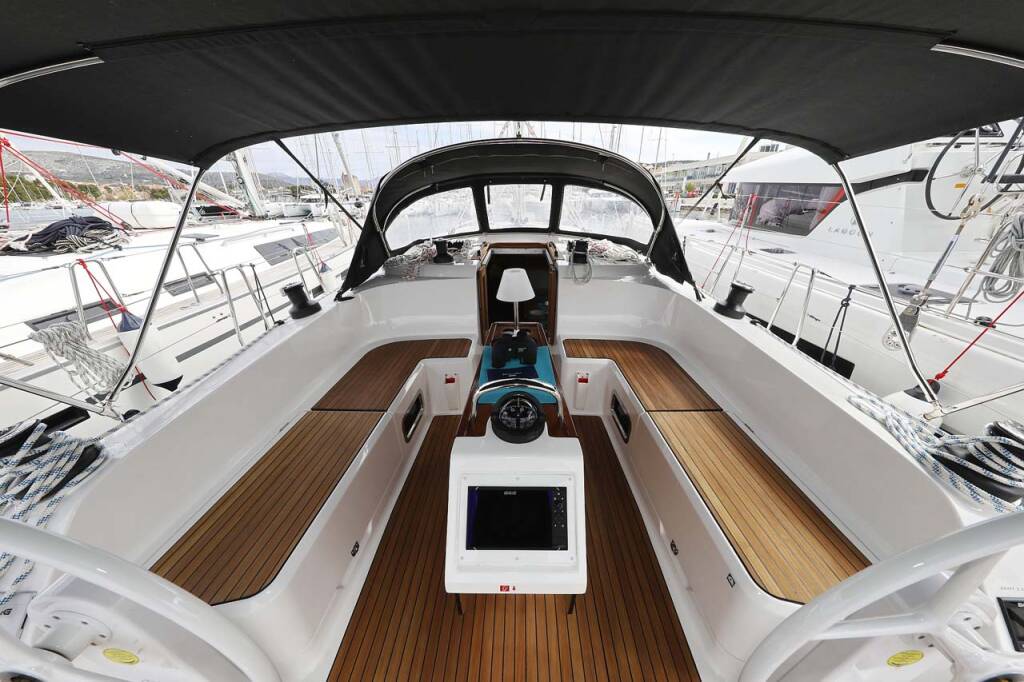 Sailing yacht Bavaria Cruiser 46 Style Cala Mawa