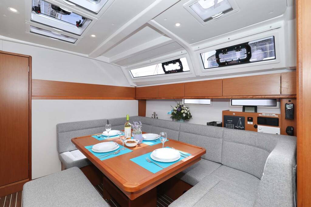 Sailing yacht Bavaria Cruiser 46 Style Cala Mawa
