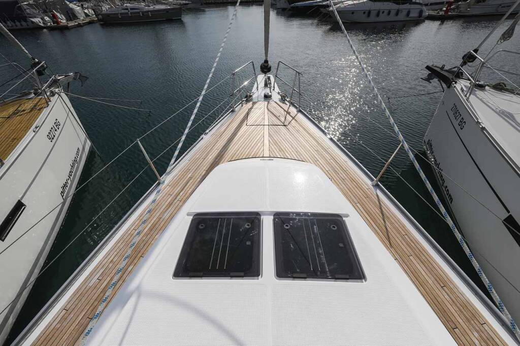 Sailing yacht Bavaria Cruiser 46 Style Studio 963