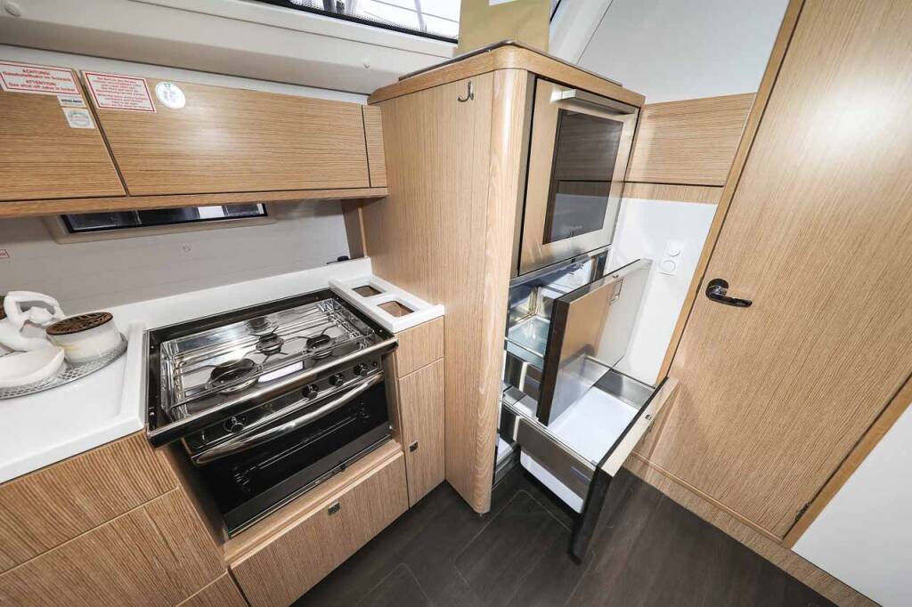 Sailing yacht Bavaria Cruiser 46 Style Studio 963