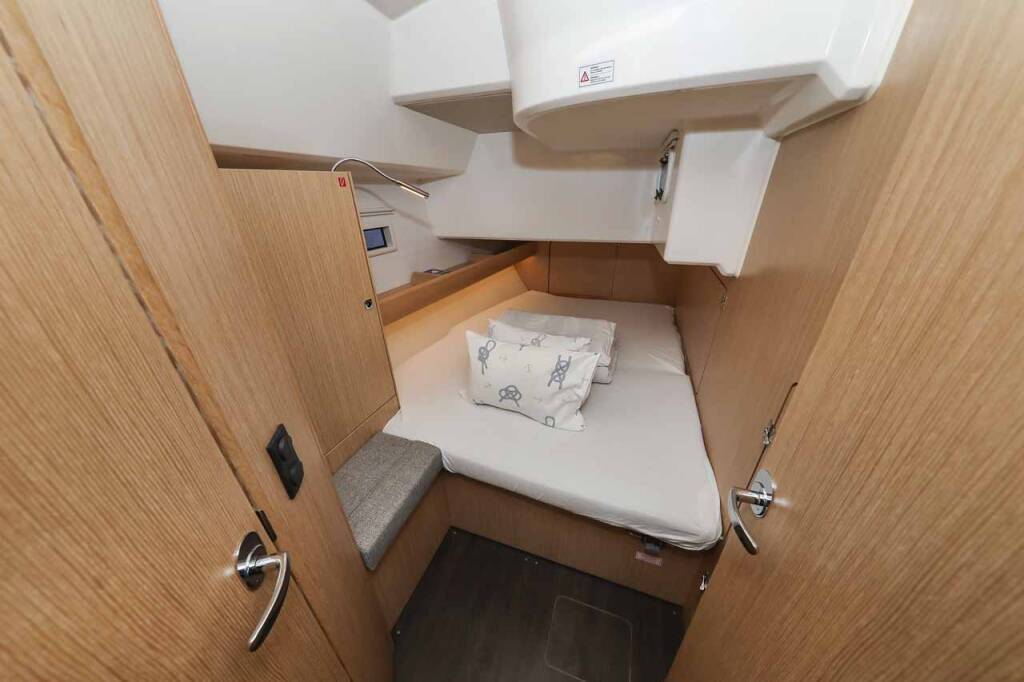 Sailing yacht Bavaria Cruiser 46 Style Studio 963
