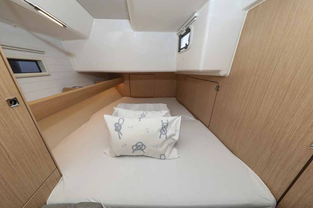 Sailing yacht Bavaria Cruiser 46 Style Studio 963