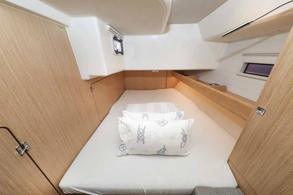Sailing yacht Bavaria Cruiser 46 Style Studio 963