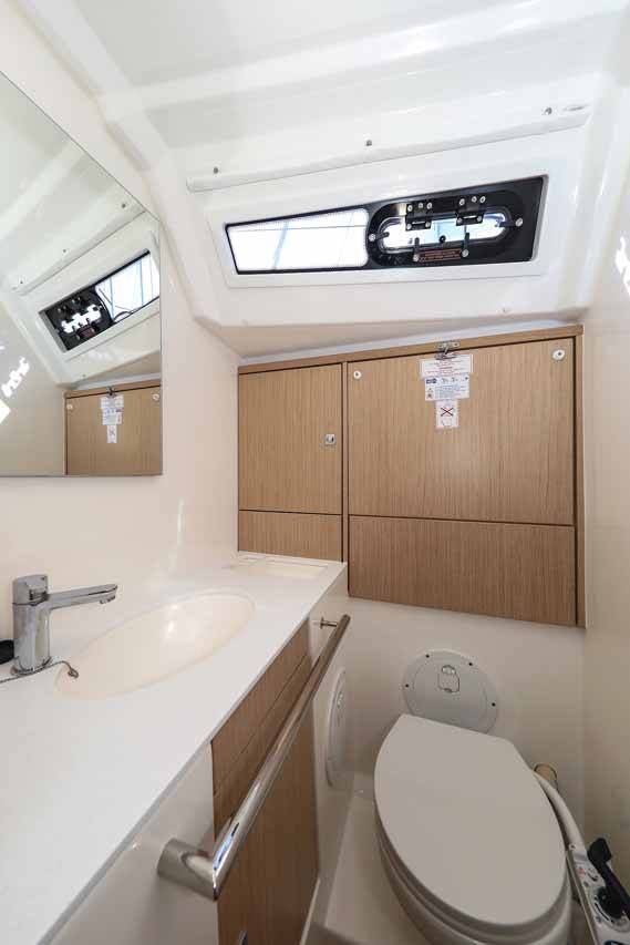 Sailing yacht Bavaria Cruiser 46 Style Studio 963