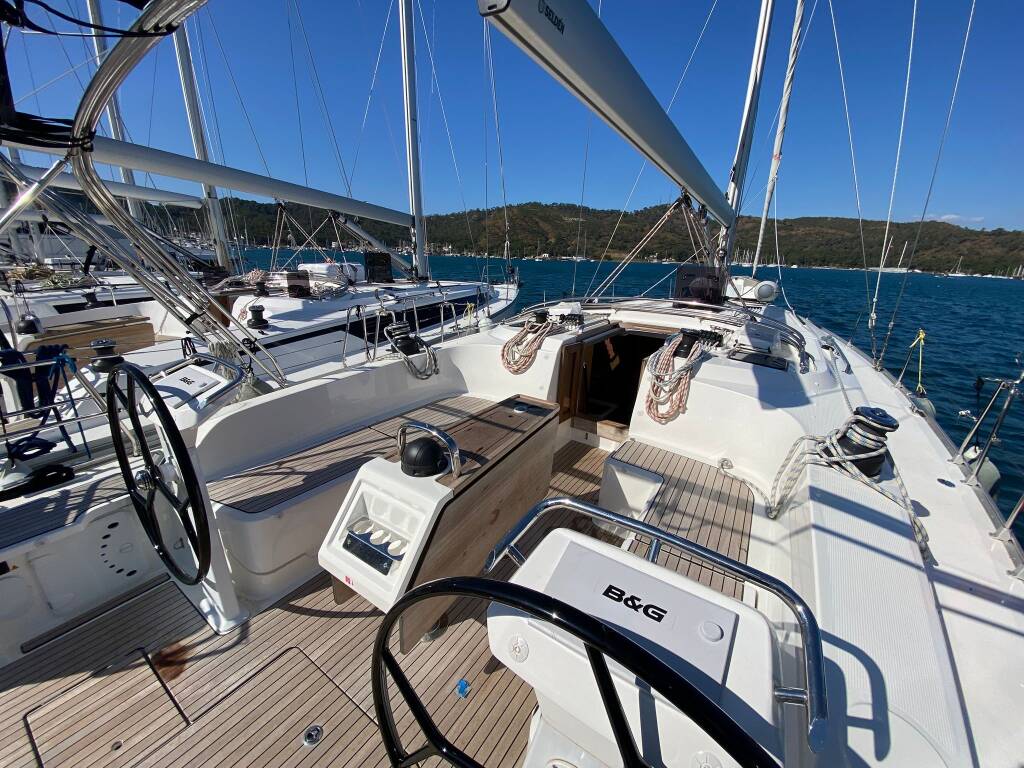 Sailing yacht Bavaria Cruiser 46 Style Penta 1