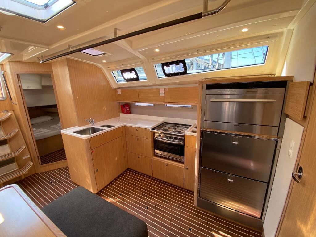 Sailing yacht Bavaria Cruiser 46 Style Penta 1