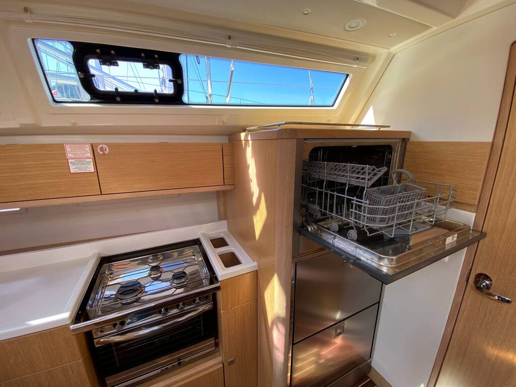 Sailing yacht Bavaria Cruiser 46 Style Penta 1