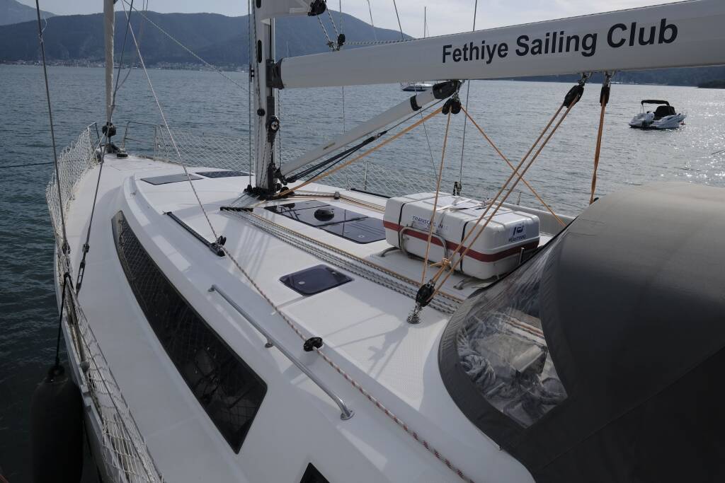 Sailing yacht Bavaria Cruiser 46 Style Marlin
