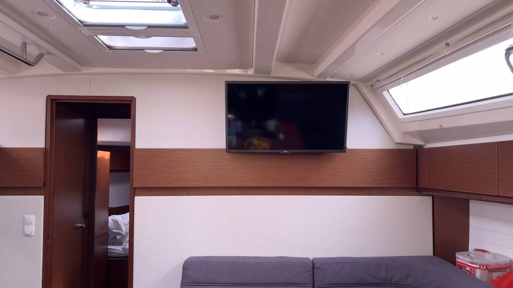 Sailing yacht Bavaria Cruiser 46 Style Marlin