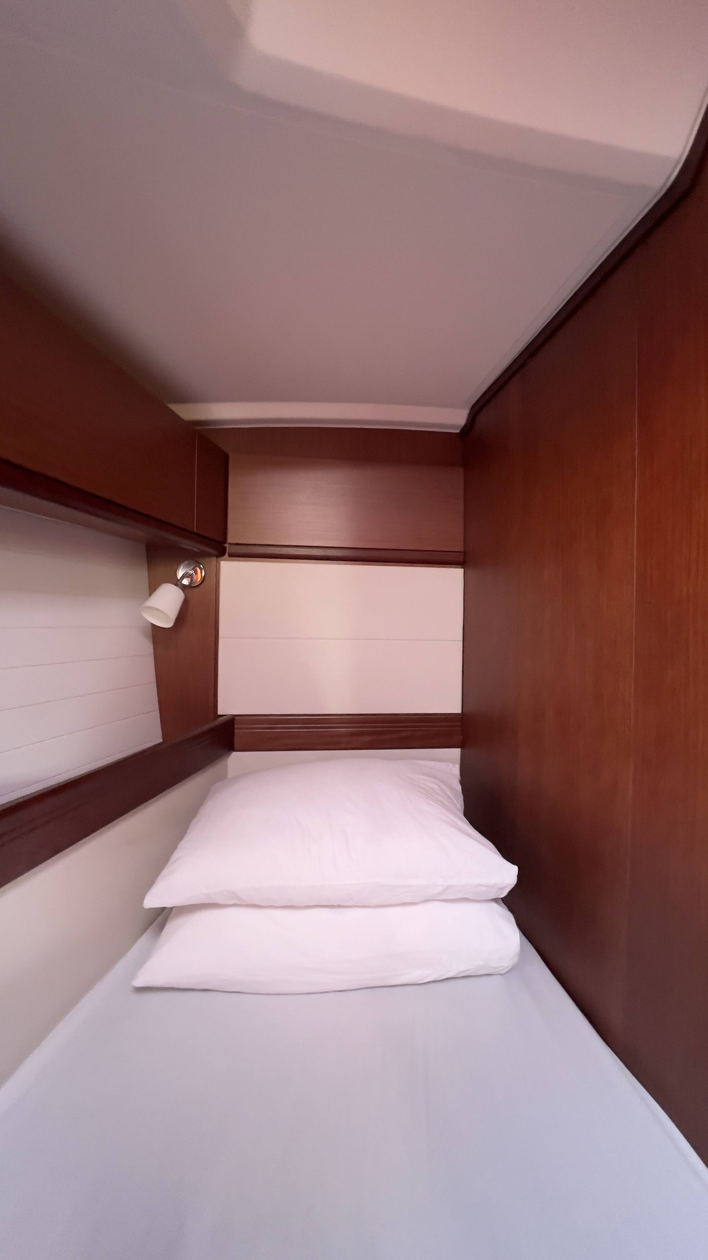 Sailing yacht Bavaria Cruiser 46 Style Marlin