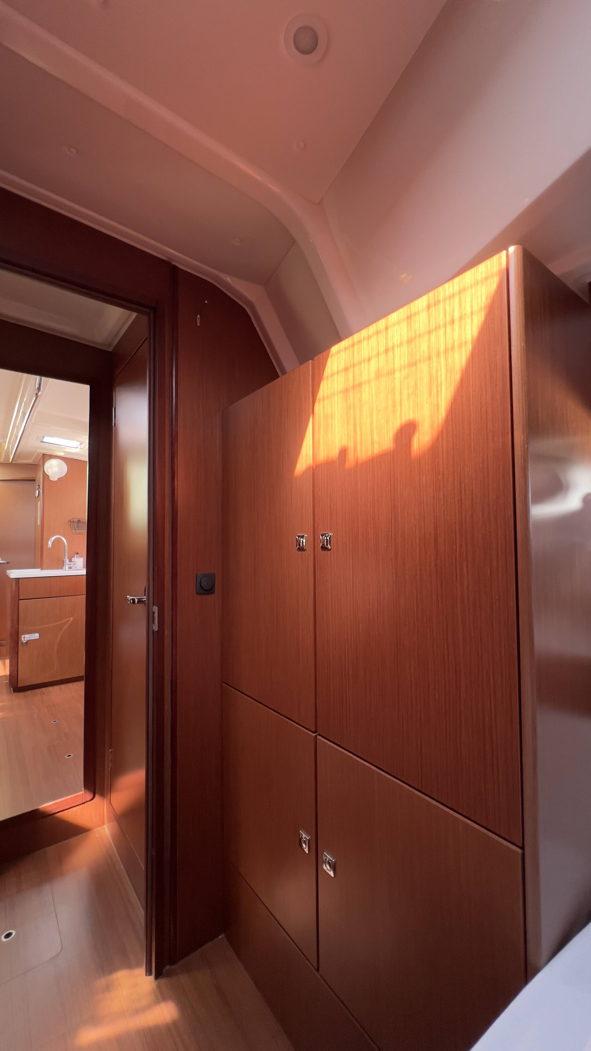 Sailing yacht Bavaria Cruiser 46 Style Marlin