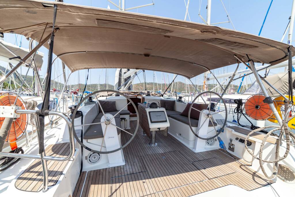 Sailing yacht Bavaria Cruiser 46 Sail Vega