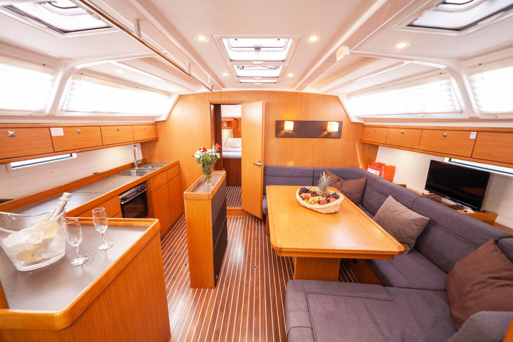 Sailing yacht Bavaria Cruiser 46 Sail Vega