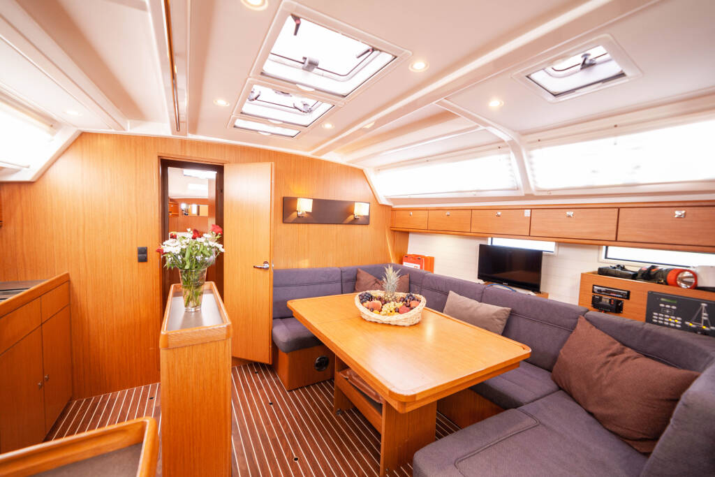 Sailing yacht Bavaria Cruiser 46 Sail Vega