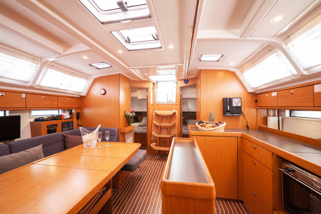 Sailing yacht Bavaria Cruiser 46 Sail Vega
