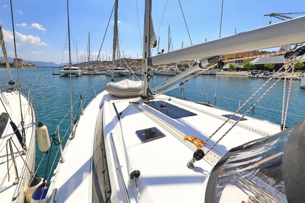 Sailing yacht Bavaria Cruiser 46 Avior