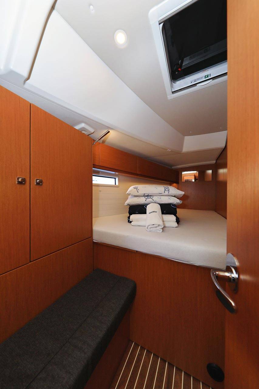 Sailing yacht Bavaria Cruiser 46 Avior