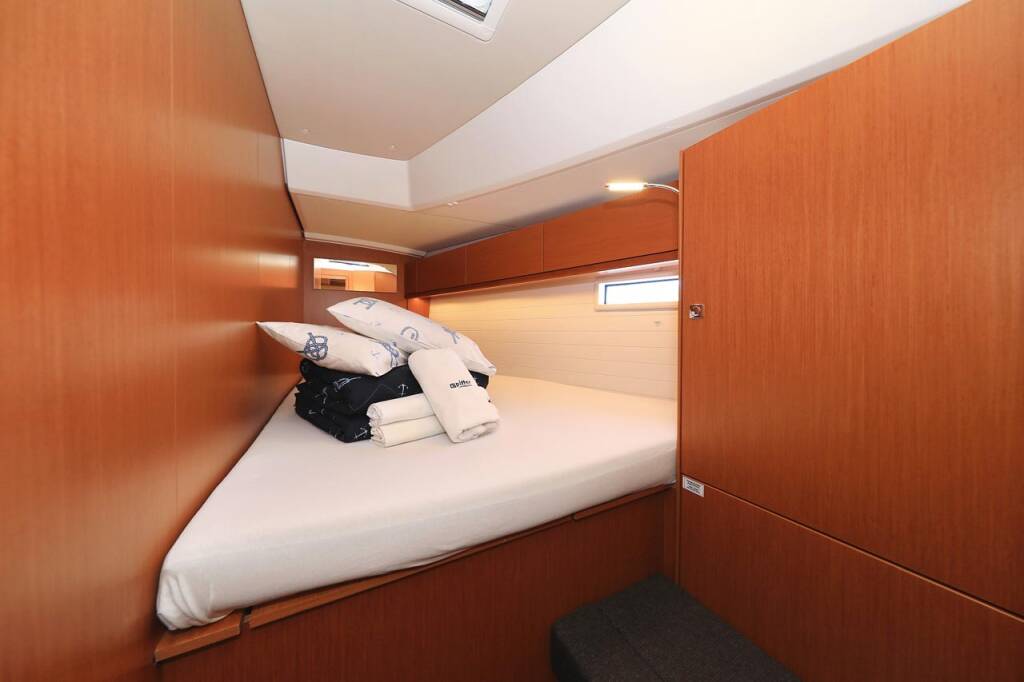 Sailing yacht Bavaria Cruiser 46 Avior