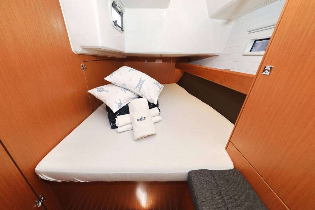 Sailing yacht Bavaria Cruiser 46 Avior