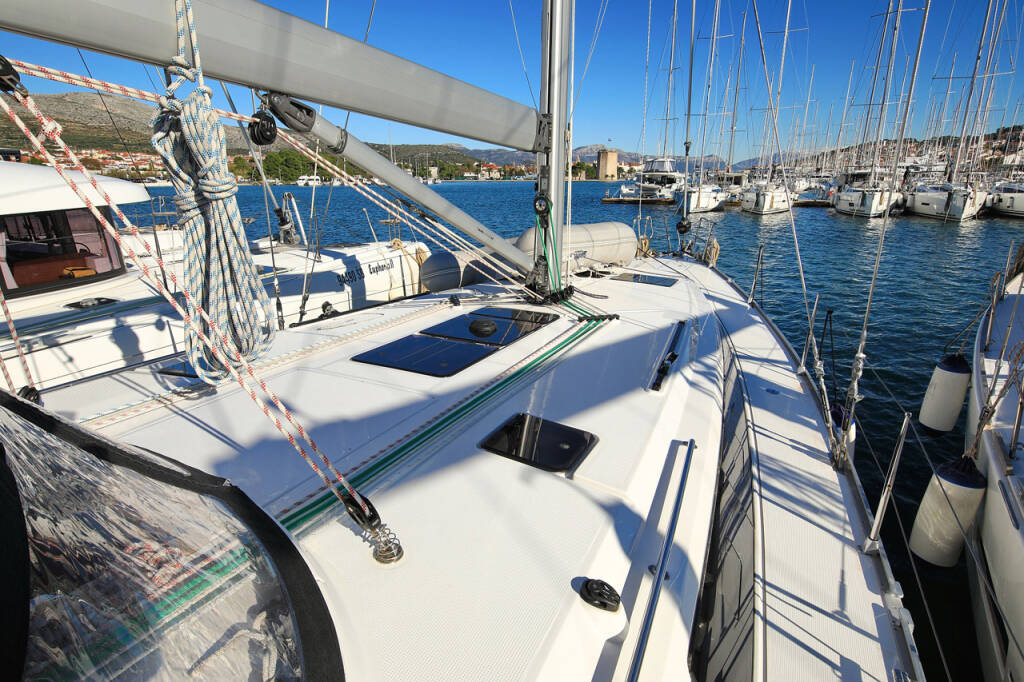 Sailing yacht Bavaria Cruiser 46 Saphir