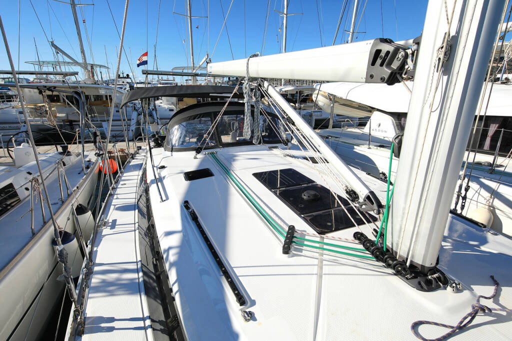 Sailing yacht Bavaria Cruiser 46 Saphir
