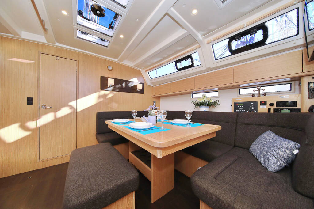 Sailing yacht Bavaria Cruiser 46 Saphir