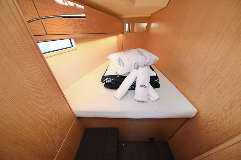 Sailing yacht Bavaria Cruiser 46 Saphir