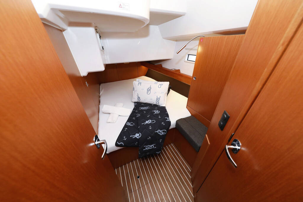Sailing yacht Bavaria Cruiser 46 Bella III