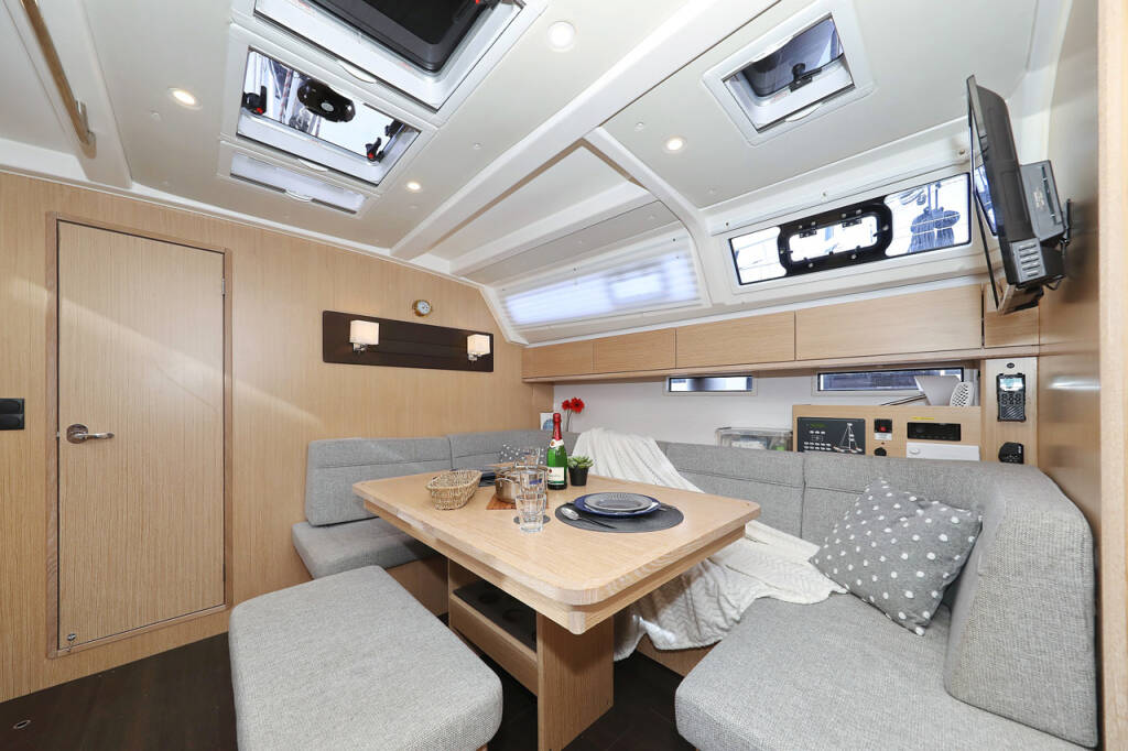 Segelyachten Bavaria Cruiser 46 silence four