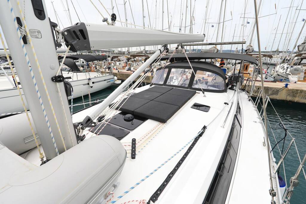 Sailing yacht Bavaria Cruiser 46 Enigma