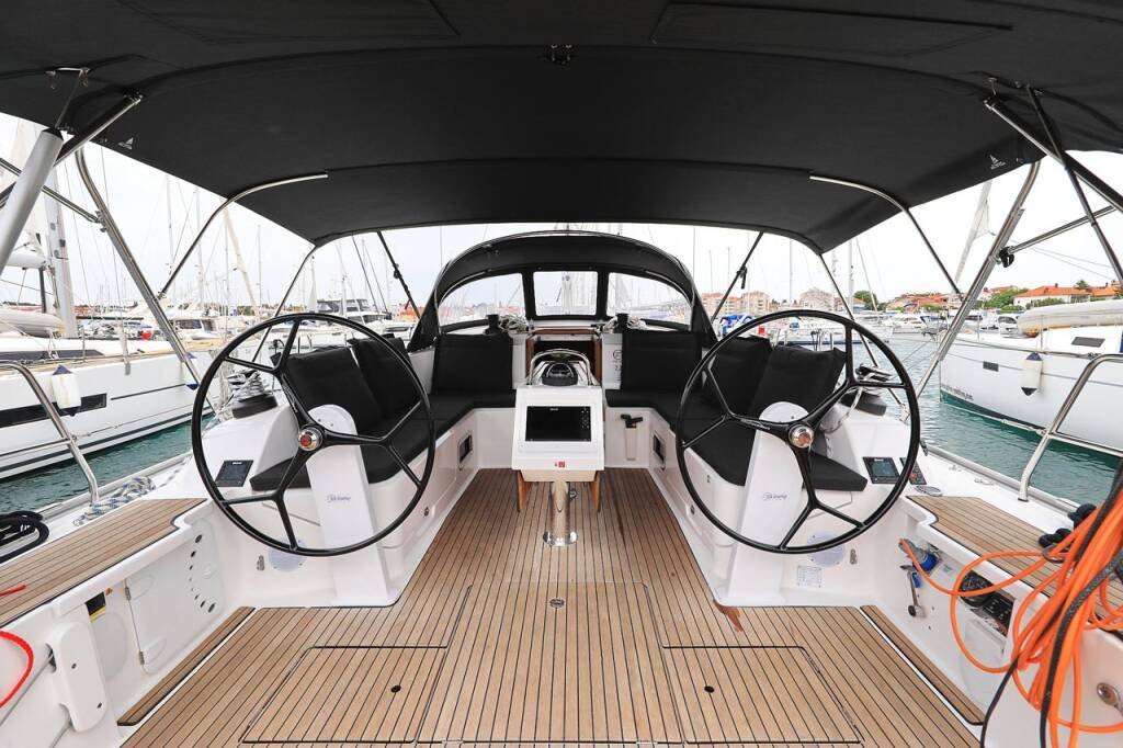 Sailing yacht Bavaria Cruiser 46 Enigma