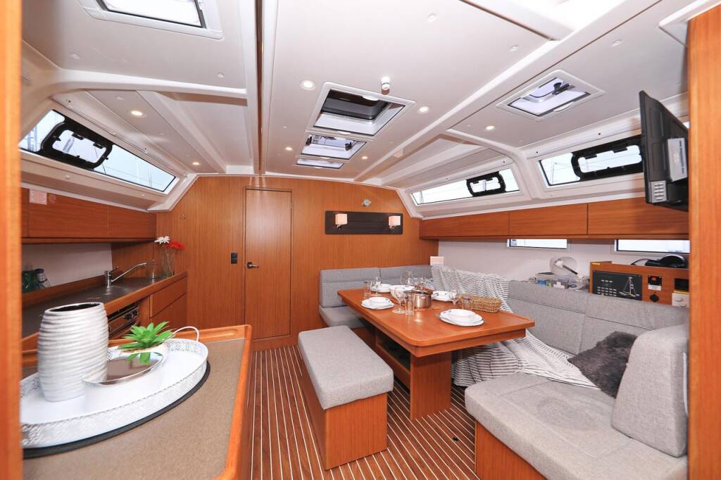 Sailing yacht Bavaria Cruiser 46 Enigma